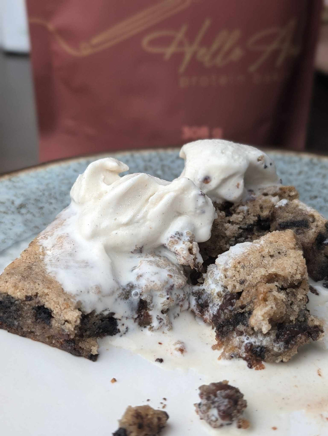 Oreo Caramel Chocolate Chip Cookie Bars